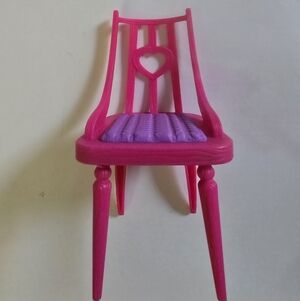 Barbie Life in the Dreamhouse  Cozy Cabin Chair Furniture Pink